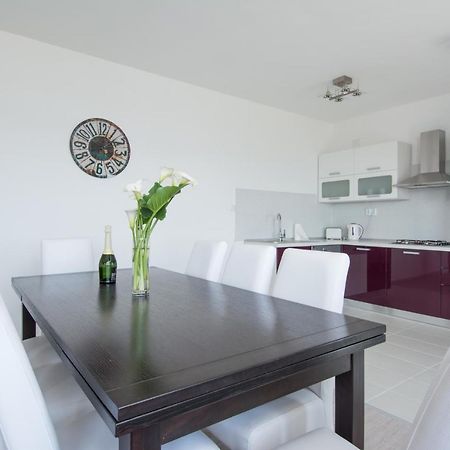 Lux Apartman S Pogledom Na More โตรกีร์ ภายนอก รูปภาพ
