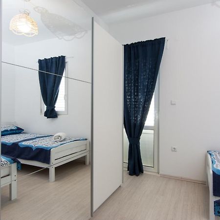 Lux Apartman S Pogledom Na More โตรกีร์ ภายนอก รูปภาพ