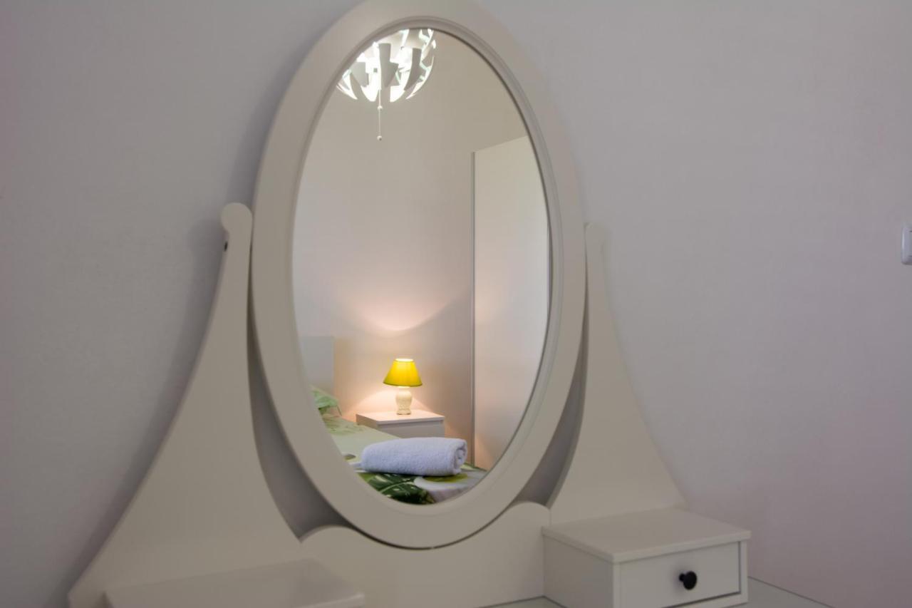 Lux Apartman S Pogledom Na More โตรกีร์ ภายนอก รูปภาพ