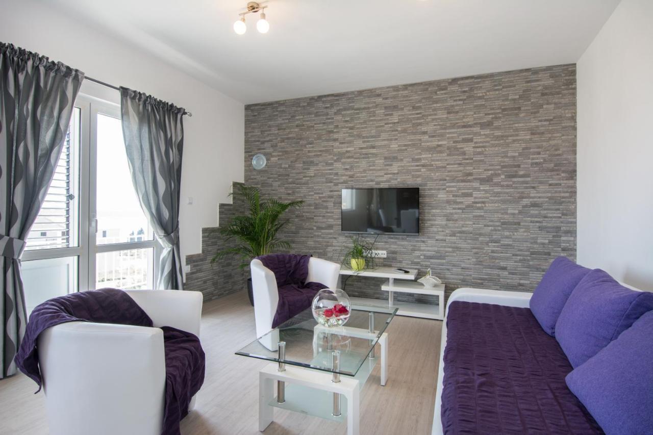 Lux Apartman S Pogledom Na More โตรกีร์ ภายนอก รูปภาพ