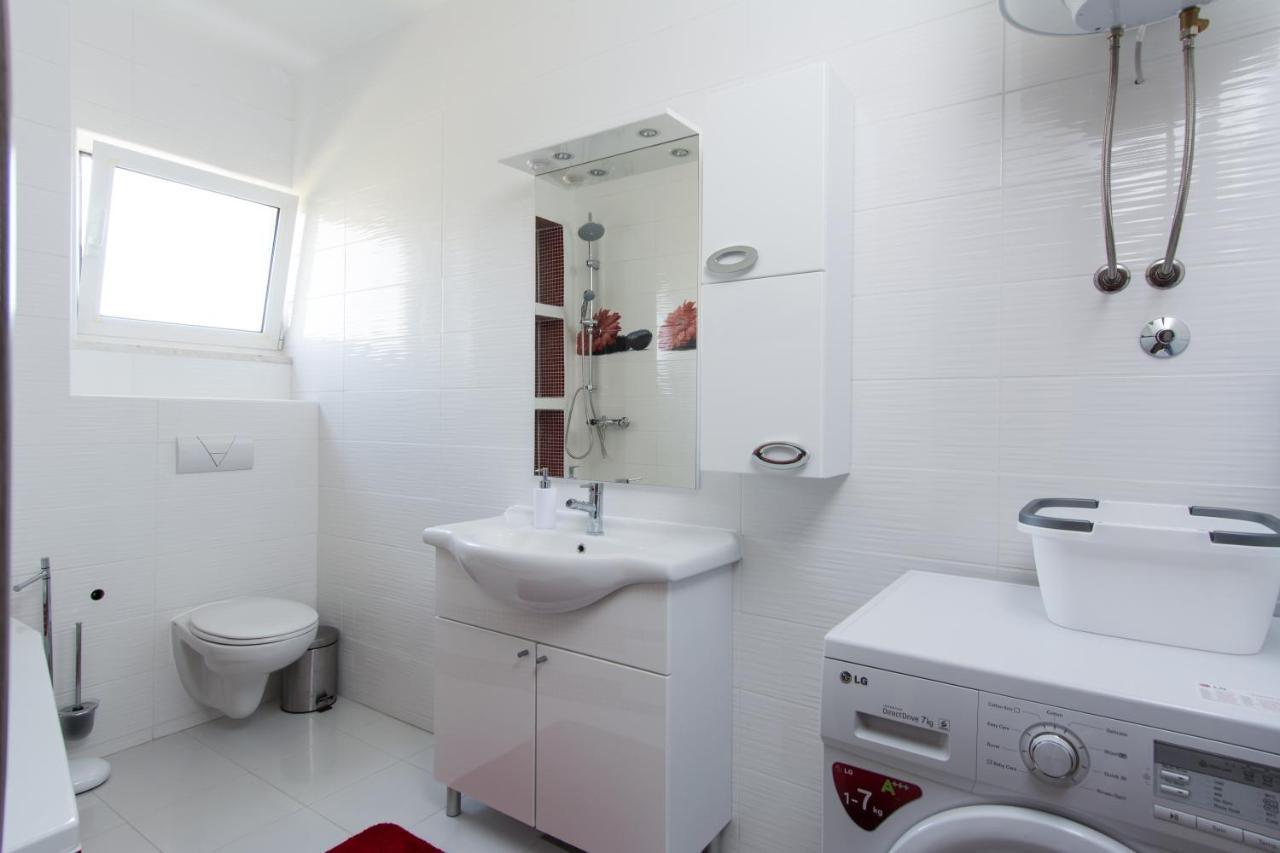 Lux Apartman S Pogledom Na More โตรกีร์ ภายนอก รูปภาพ