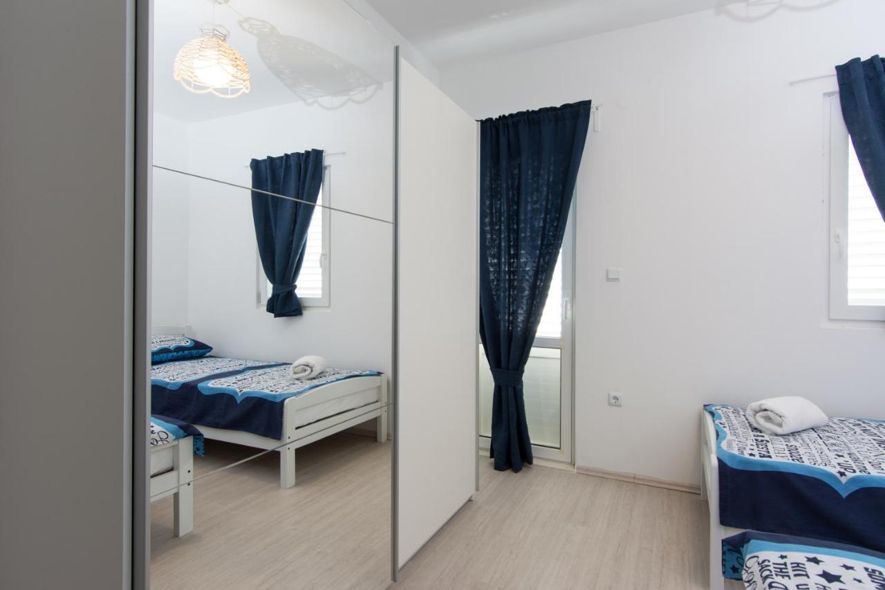 Lux Apartman S Pogledom Na More โตรกีร์ ภายนอก รูปภาพ